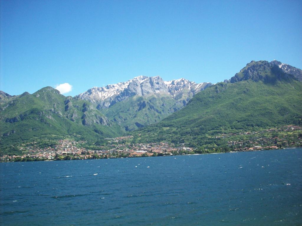 Апартаменти La Spiaggia Oliveto Lario Номер фото